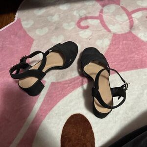 Black heels size 7